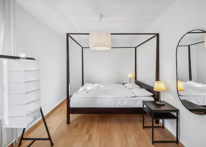 Comfortable Stay In Oerlikon 20 Minutes Away From Zurich Airport