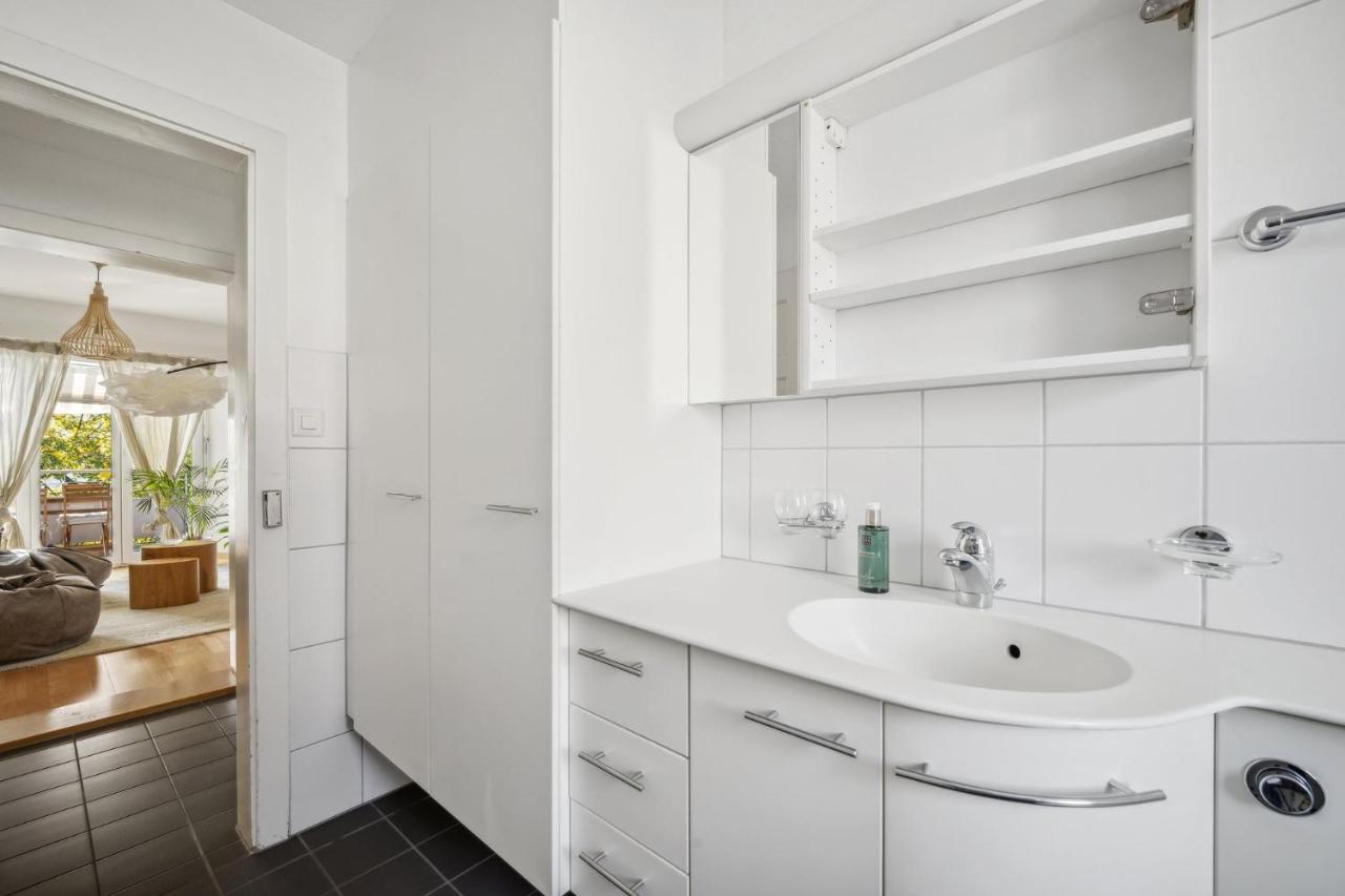 Comfortable In Oerlikon 20 Minutes Away From Airport Appartement Zurich