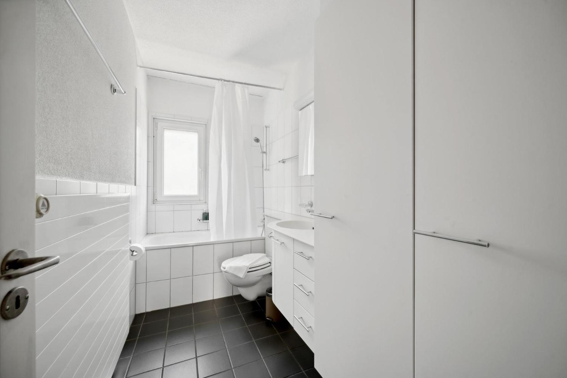 Comfortable In Oerlikon 20 Minutes Away From Airport अपार्टमेंट